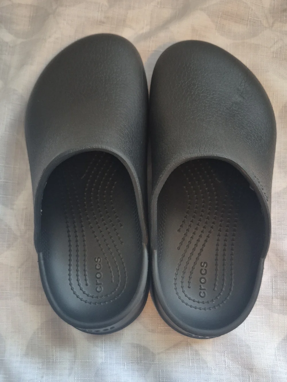 CROCS Kids Classic Clog Slip-Ons in Black